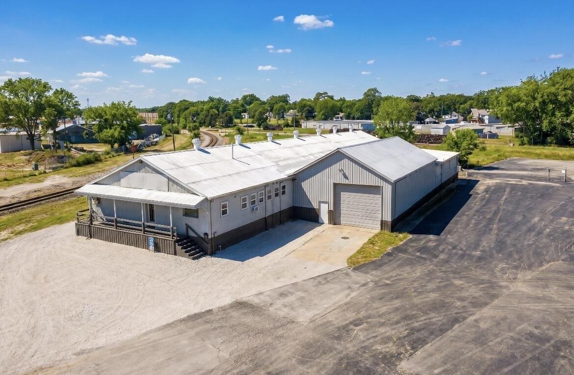 Property Image for 1245 E Commercial Street