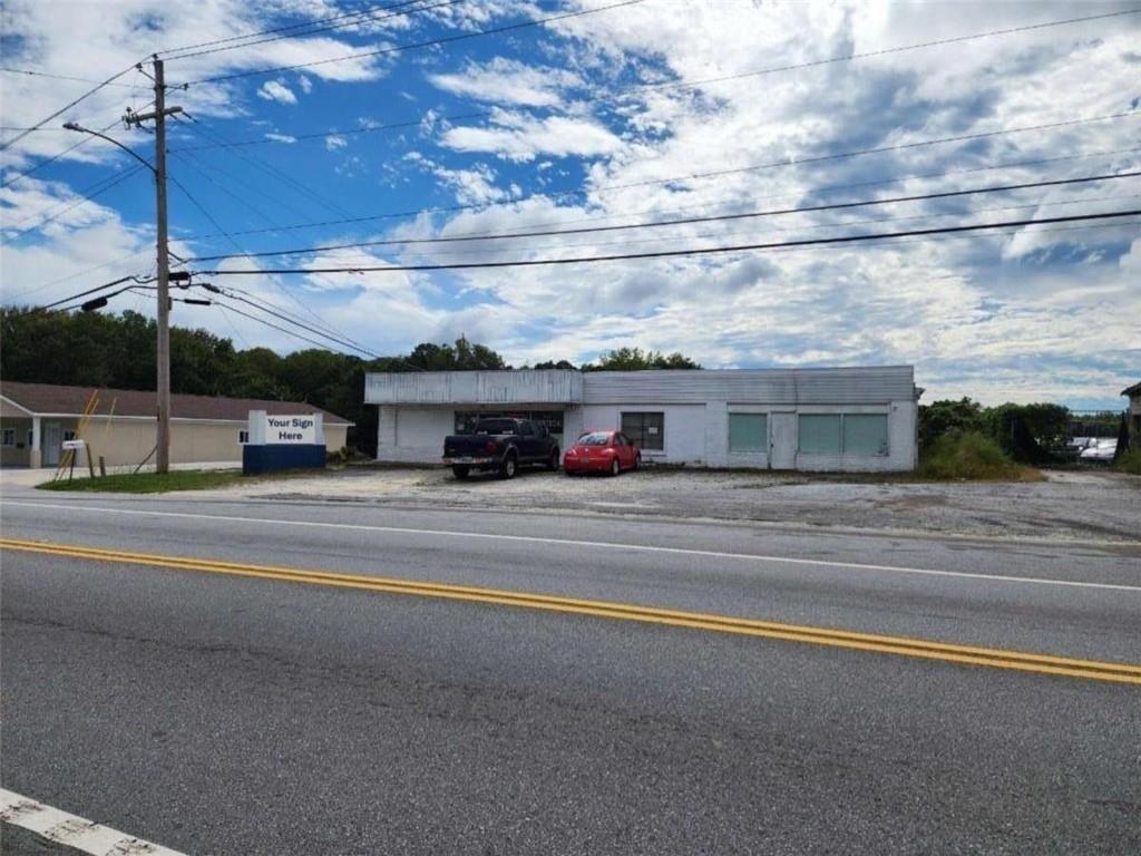 Property Image for 12081 Veterans Memorial Highway