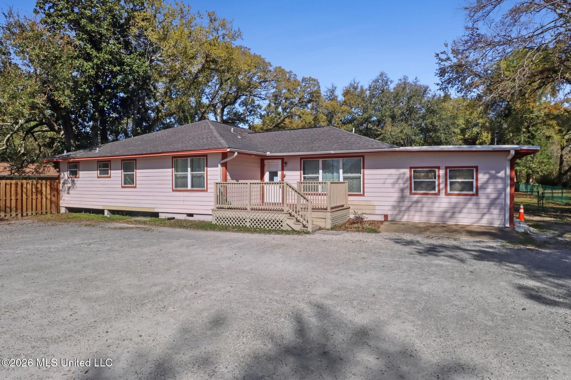 Property Image for 644 E Railroad Street