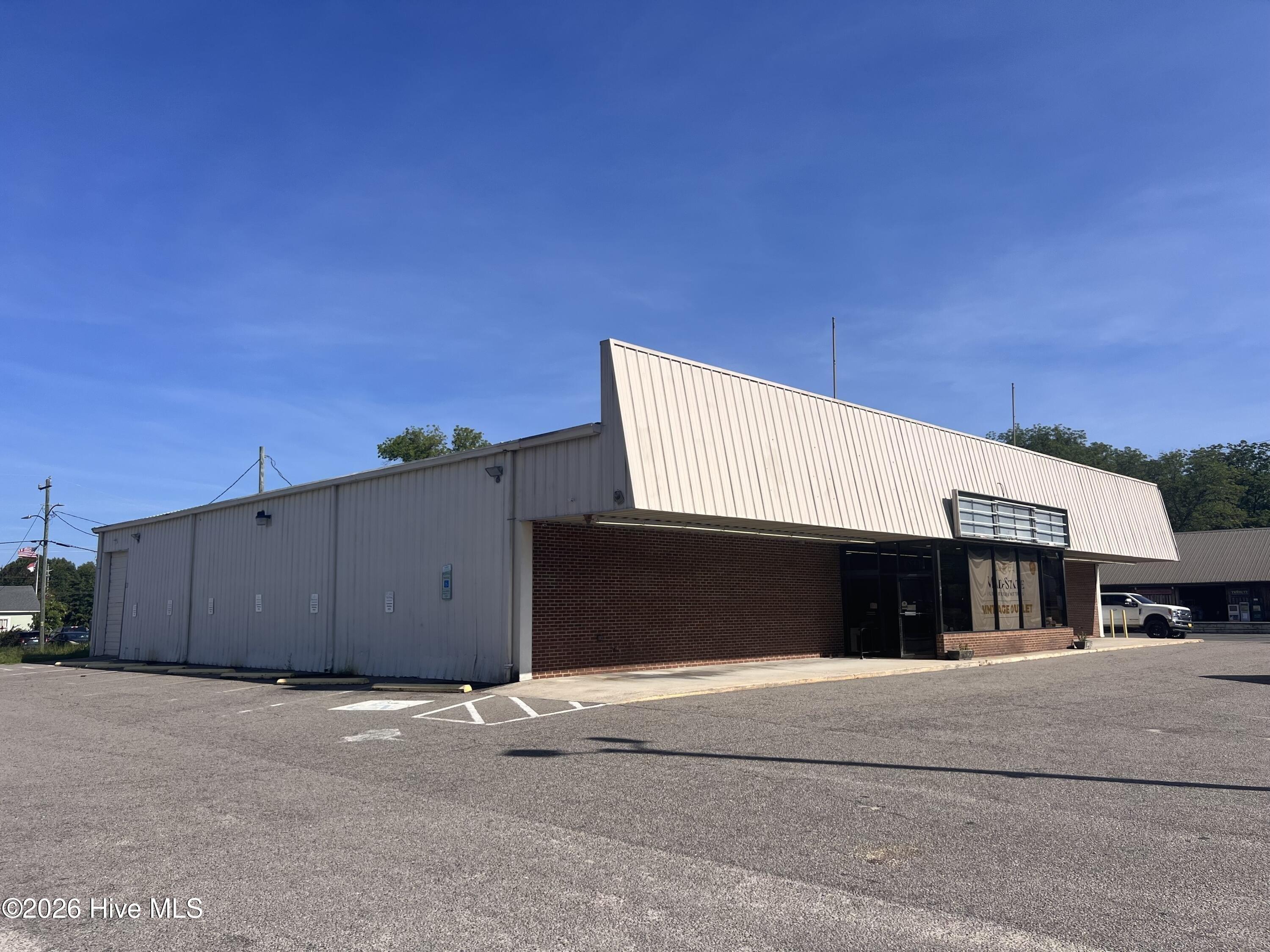 Property Image for 177 N Sycamore Street