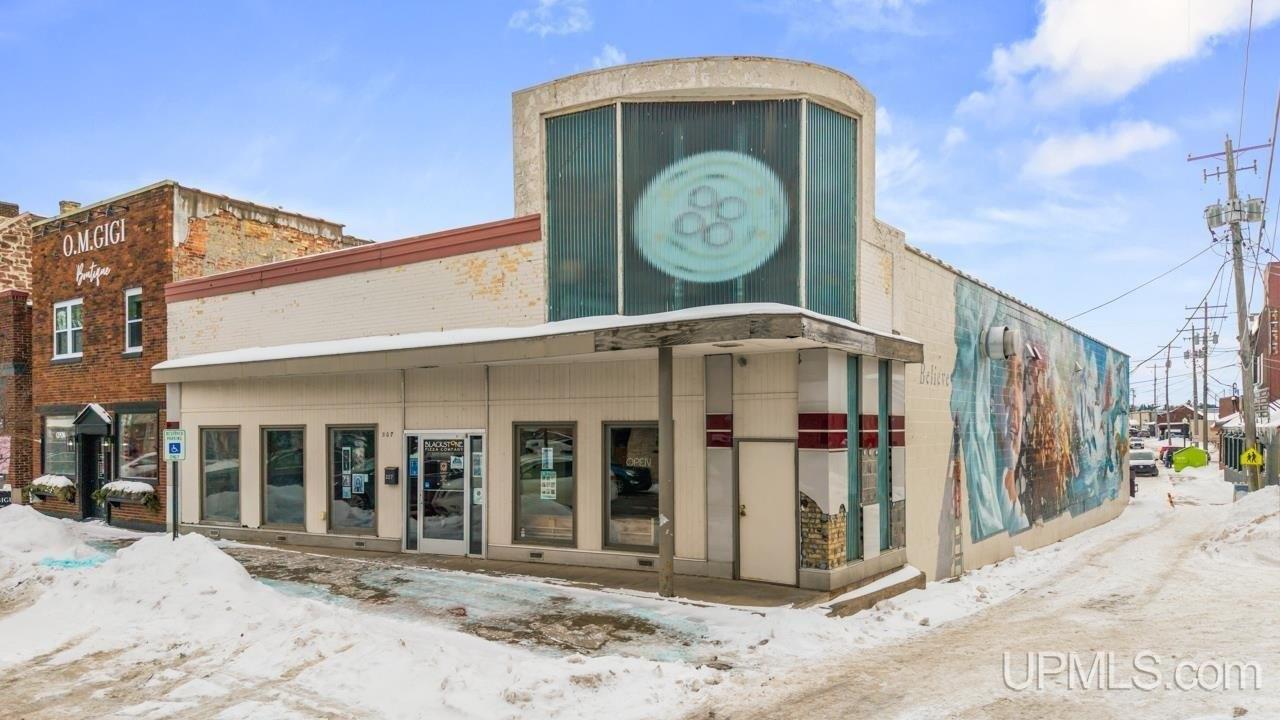 Property Image for 207 E Hughitt Street