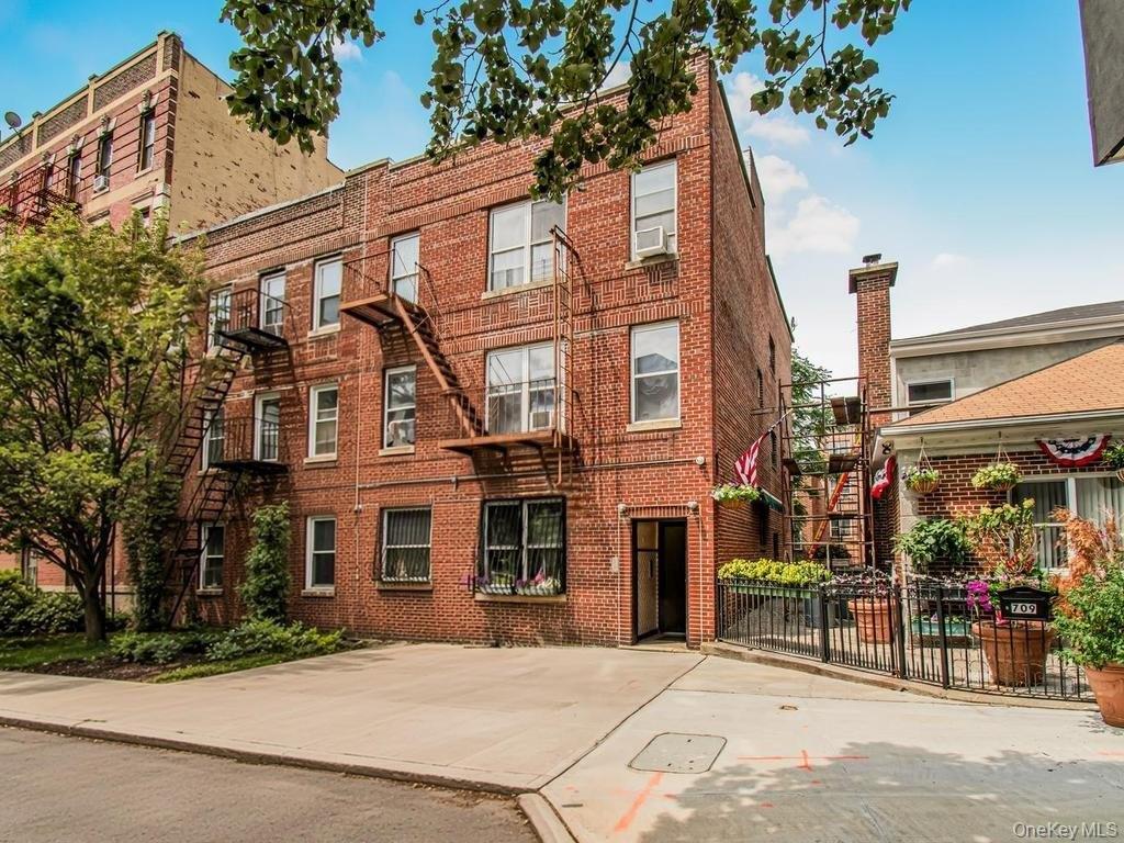 Property Image for 707 E 189th Street