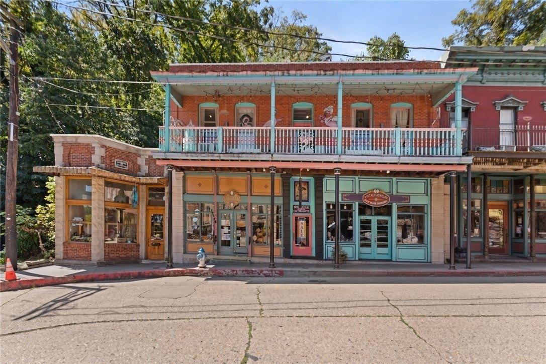 Property Image for 84 Spring St, Eureka Springs, AR 72632