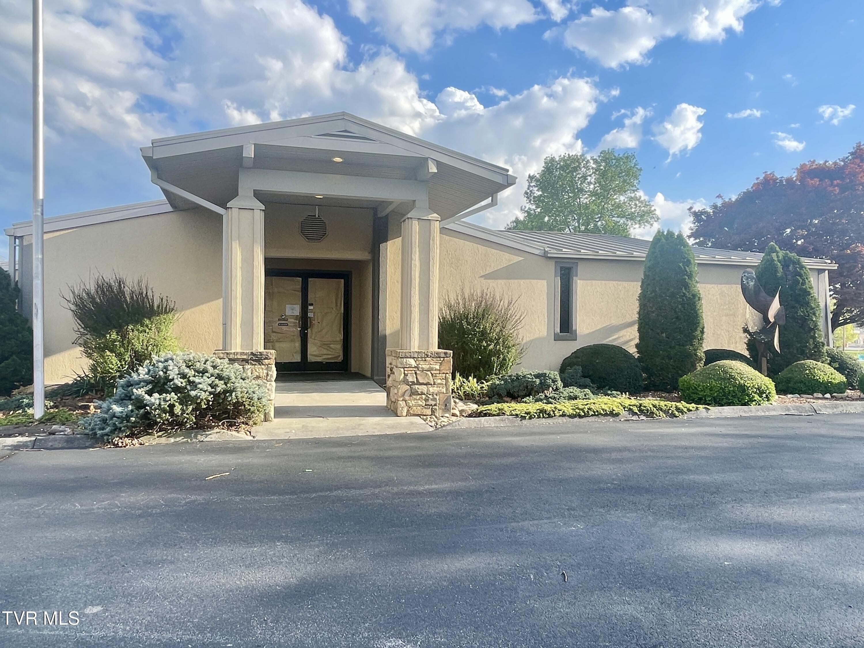 Property Image for 113 W Elk/Charlie Robinson Drive