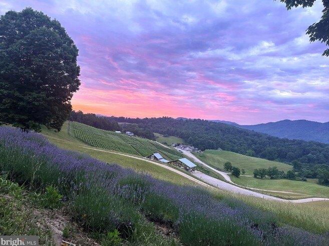 Property Image for 3899 Eakin Farm Rd., Blacksburg, VA 24060