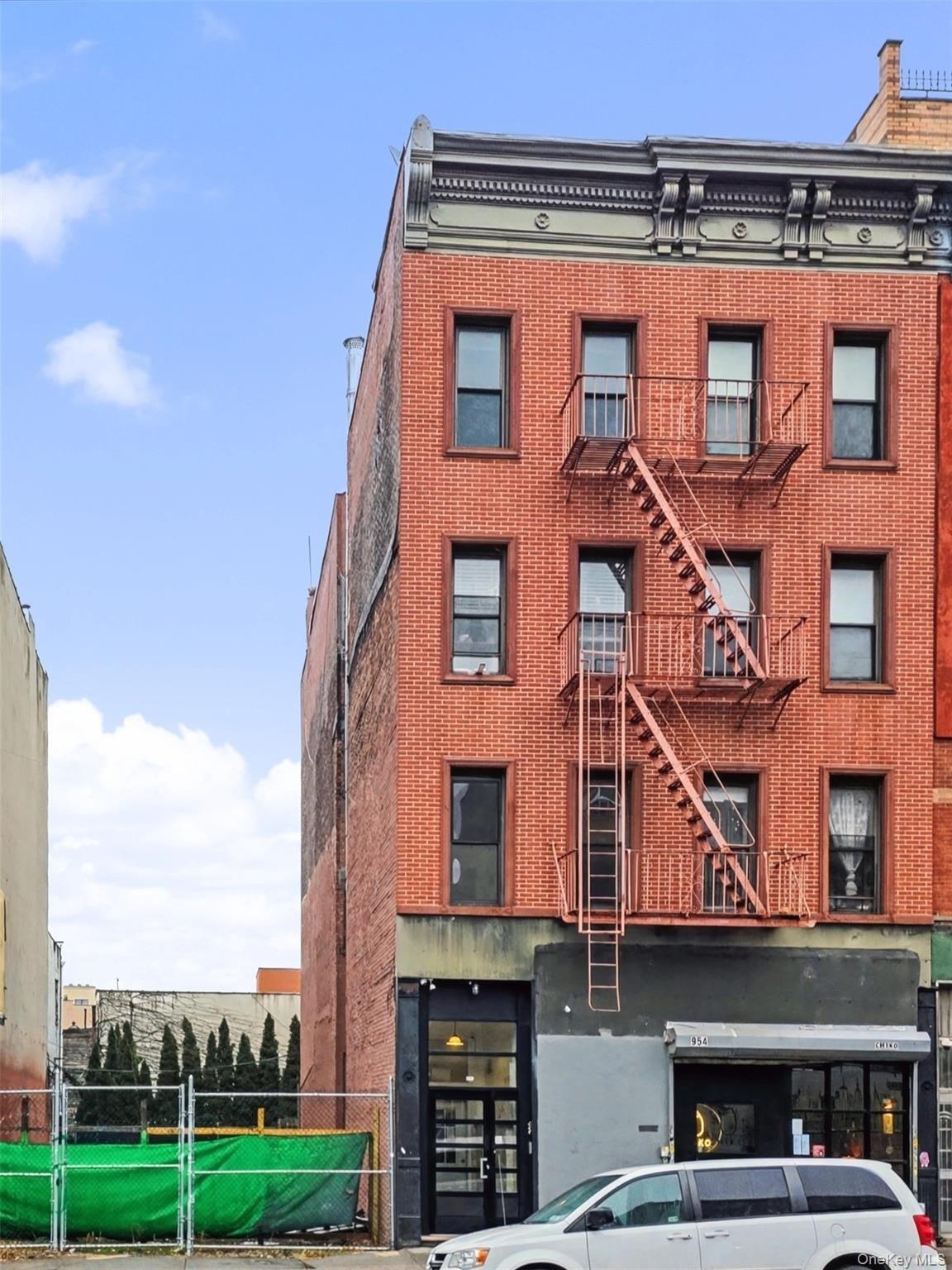 Property Image for 954 Manhattan Avenue