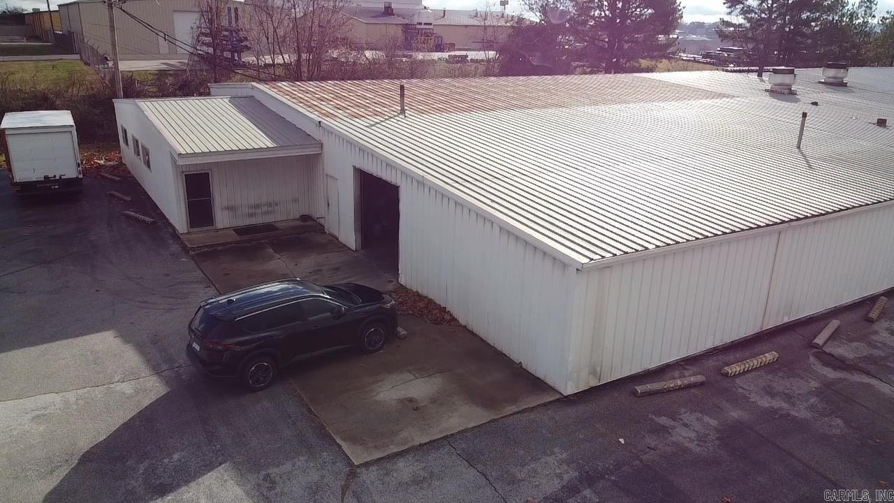 Property Image for 304 N Industrial Park Road