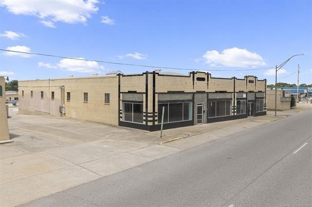 Property Image for 815 W Broadway Street