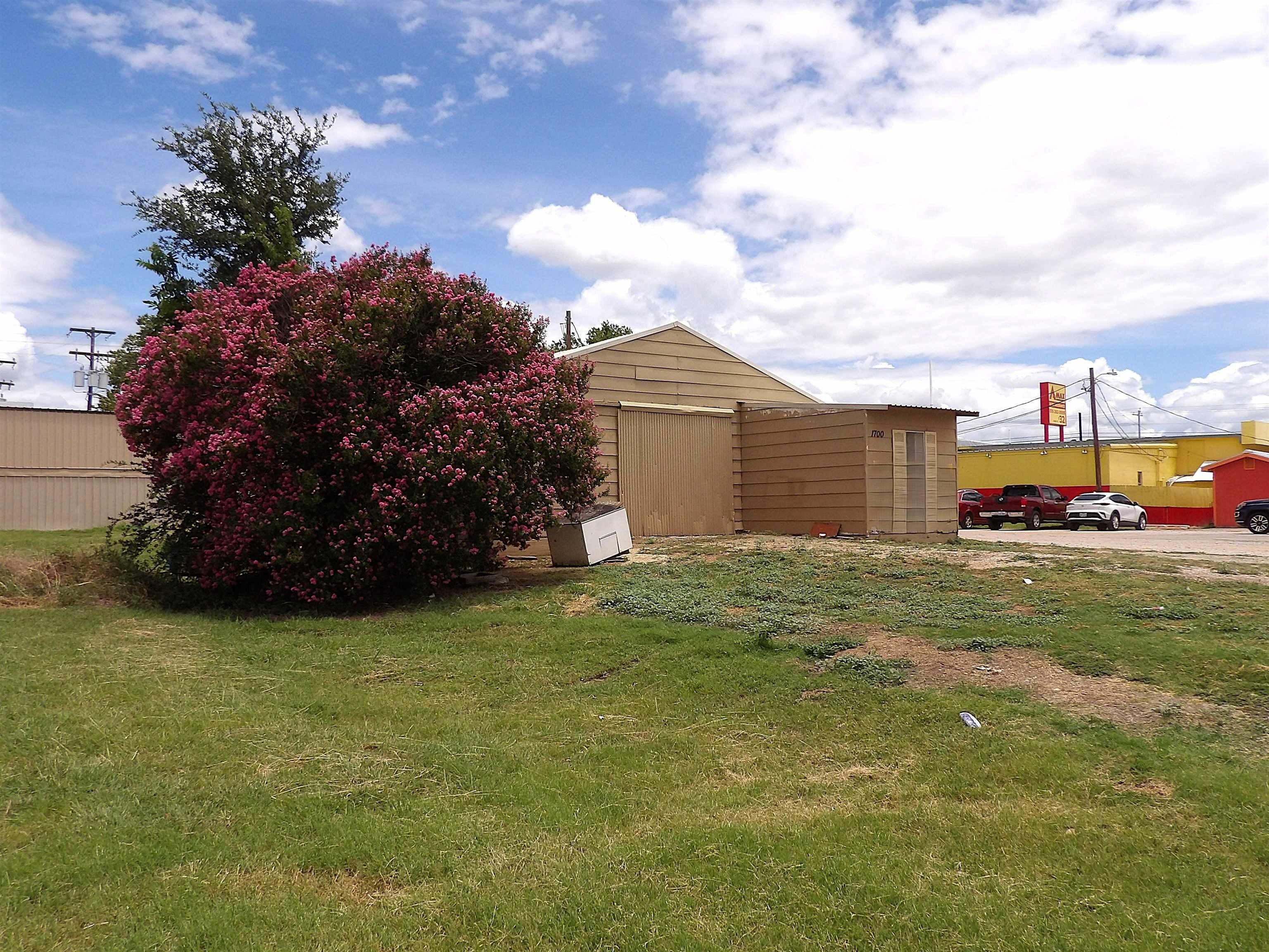 Property Image for 1700 Northwood