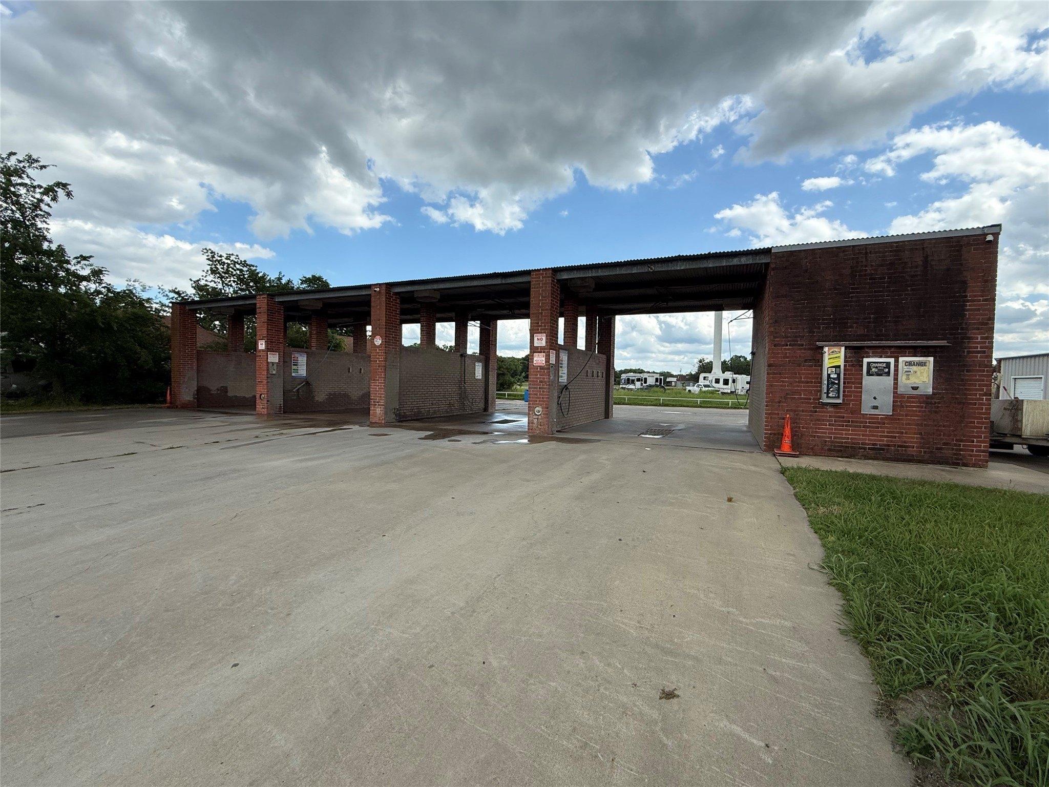 Property Image for 1201 W Dallas Avenue