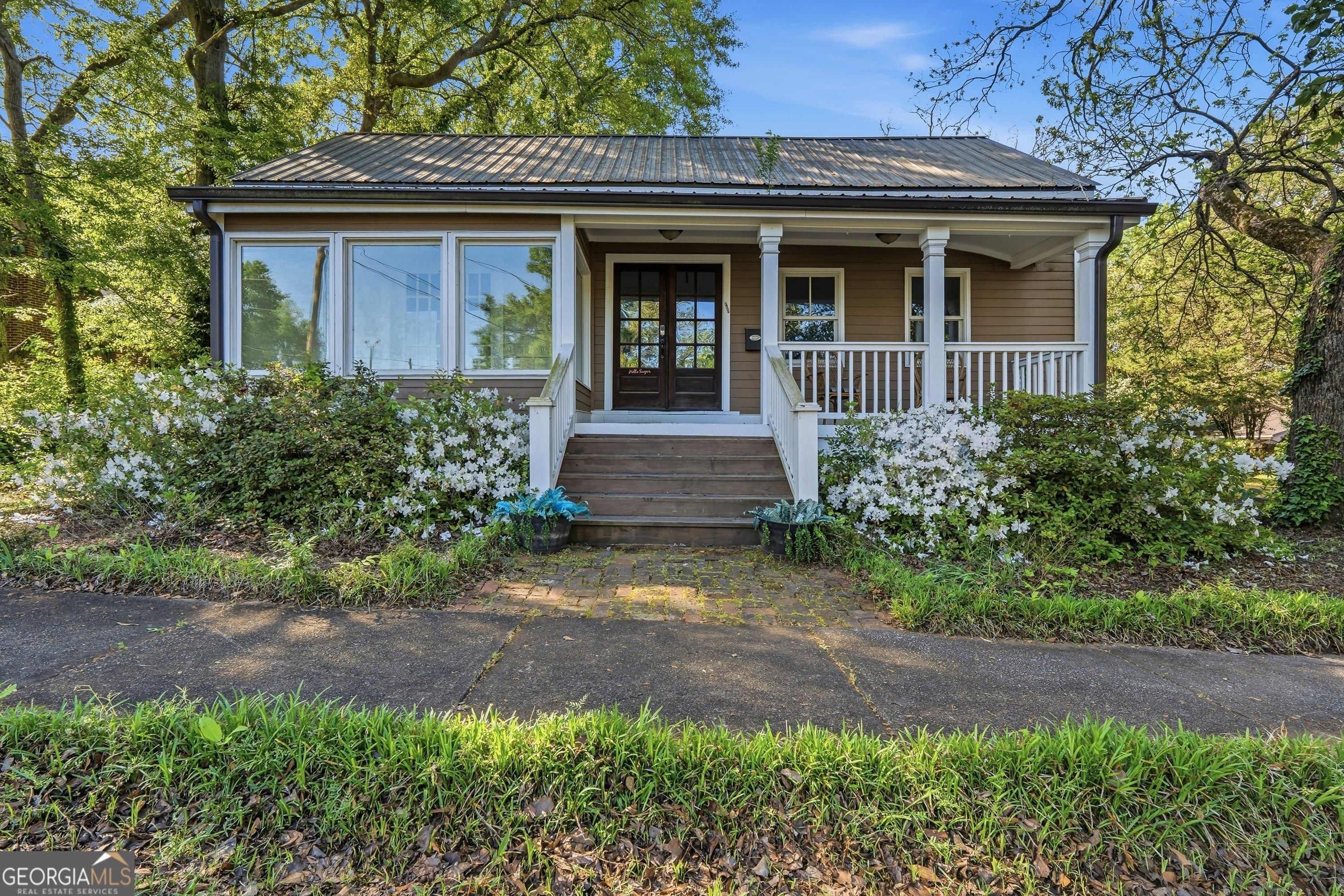 Property Image for 121 E Baldwin Street