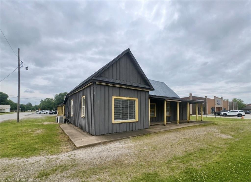 Property Image for 600 W Cherokee