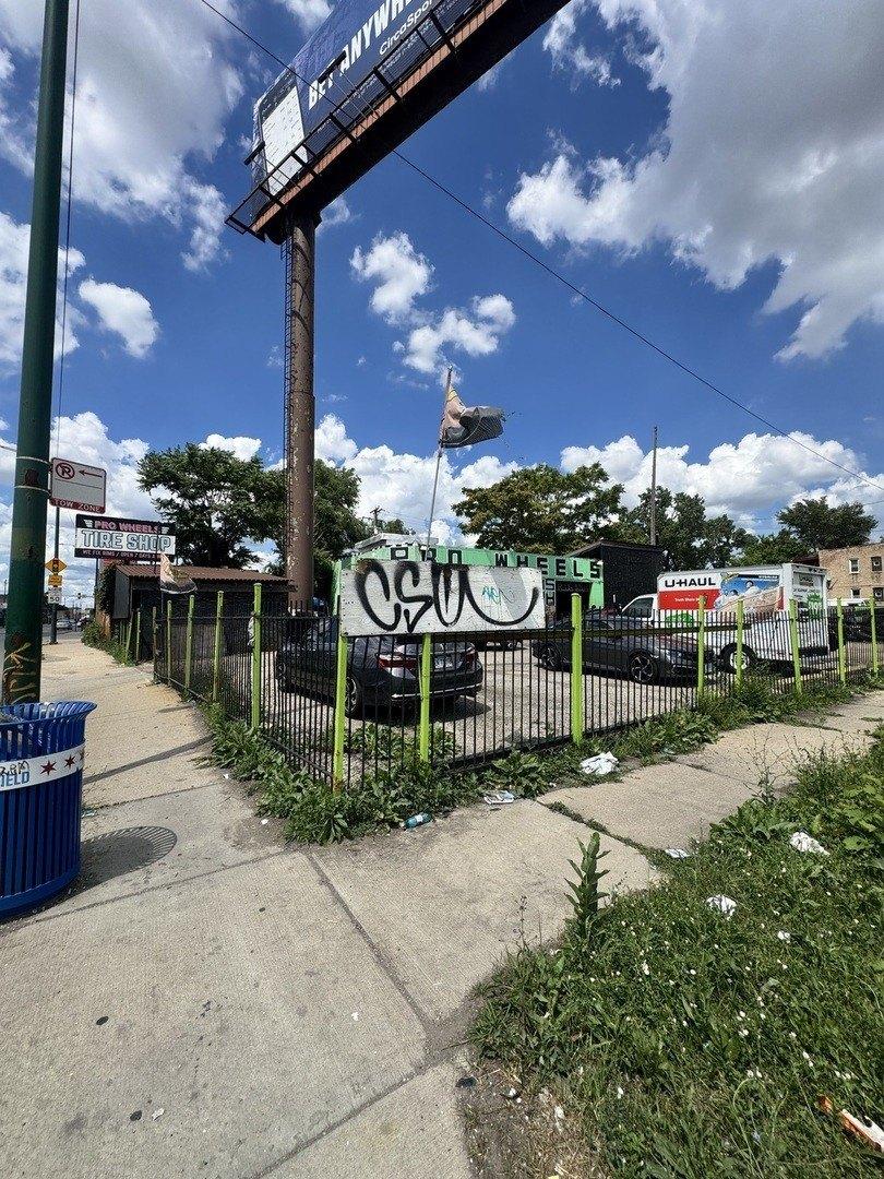 Property Image for 625 S Cicero Avenue