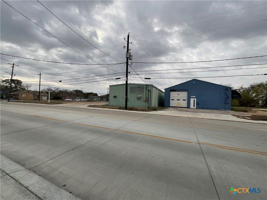 Property Image for 607 E Crestwood Drive