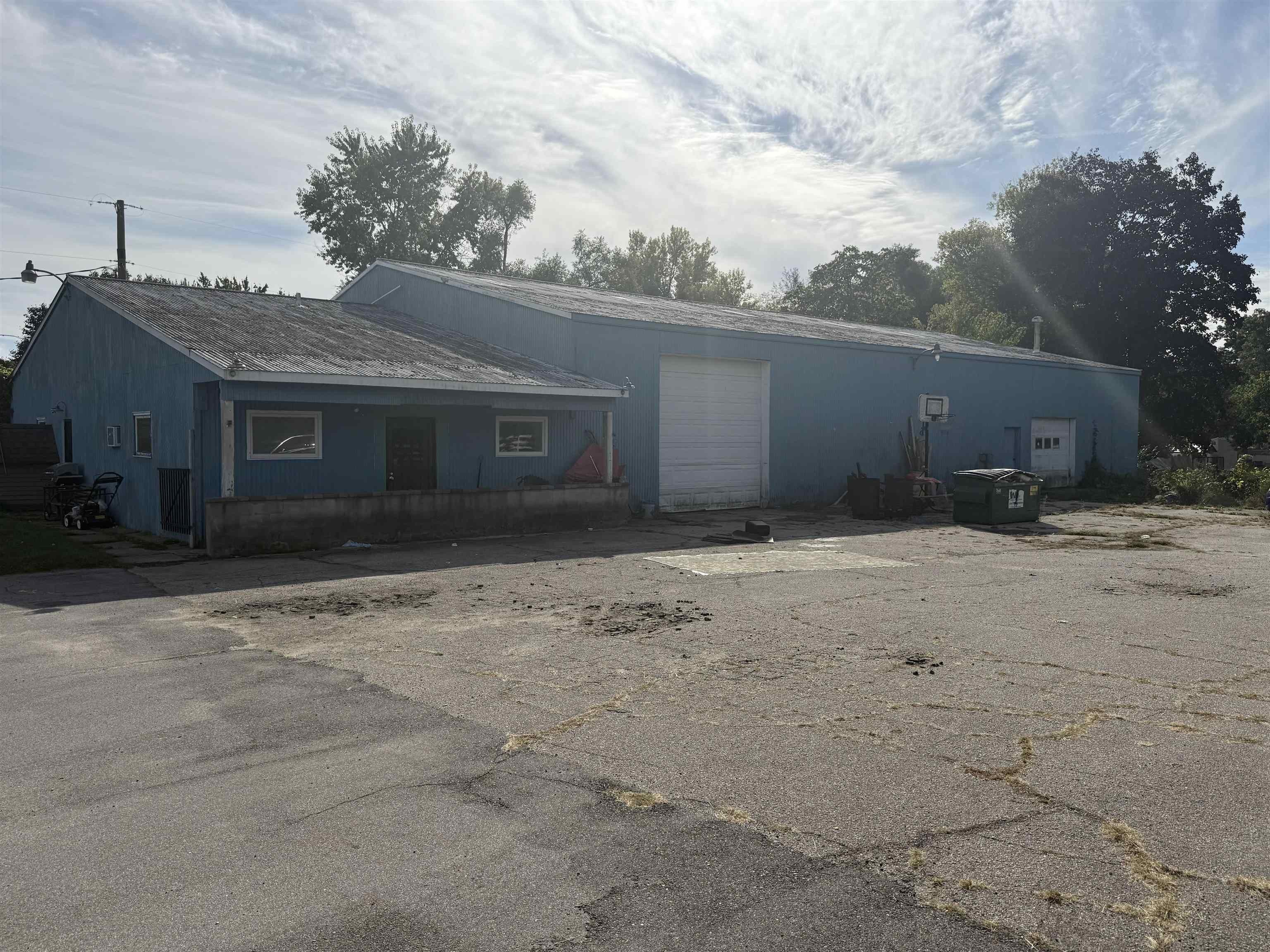 Property Image for 19990 State line Road