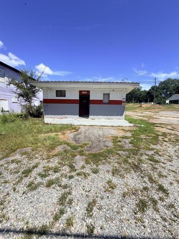 Property Image for 409 S Seale Road