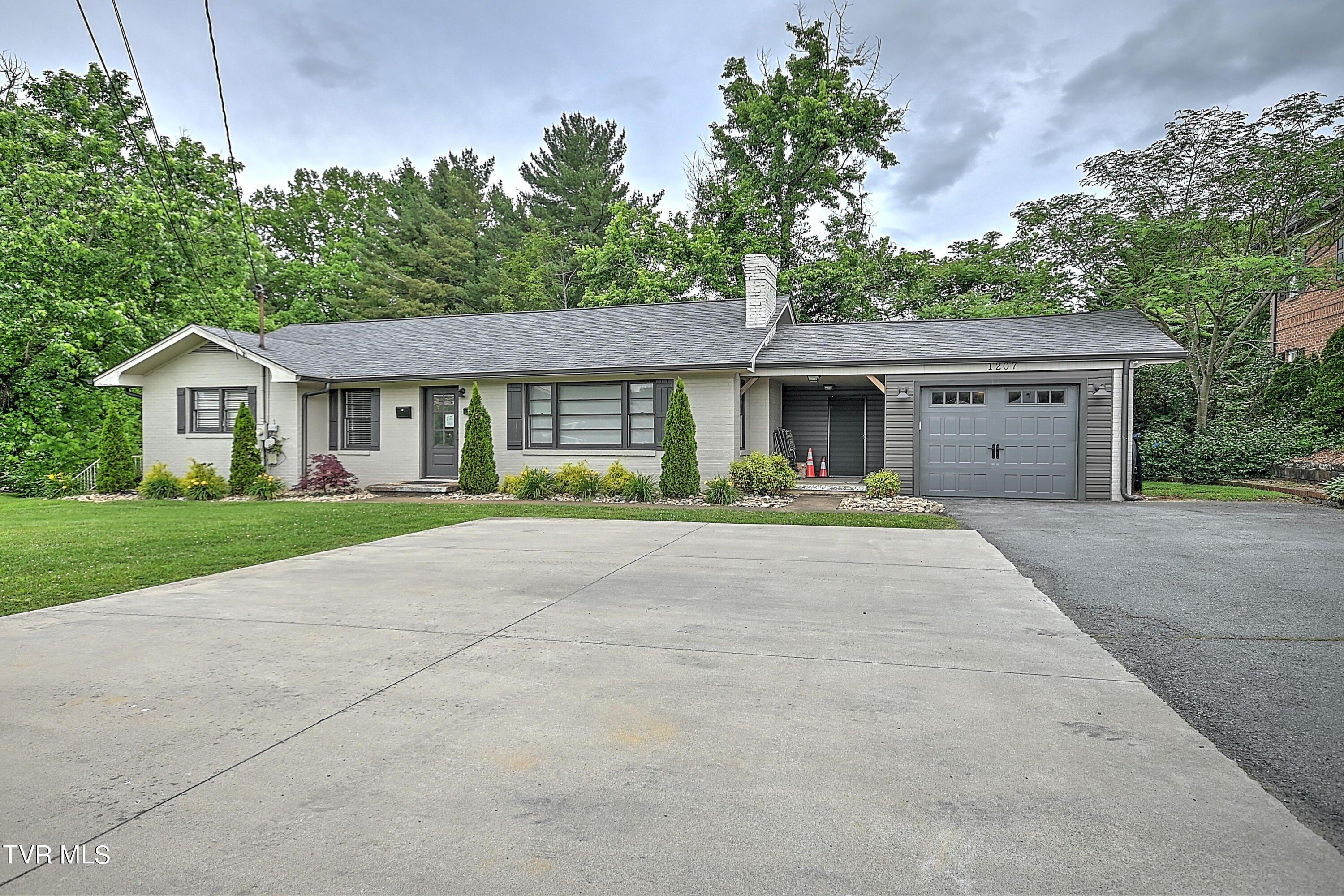Property Image for 1207 E Jackson Boulevard