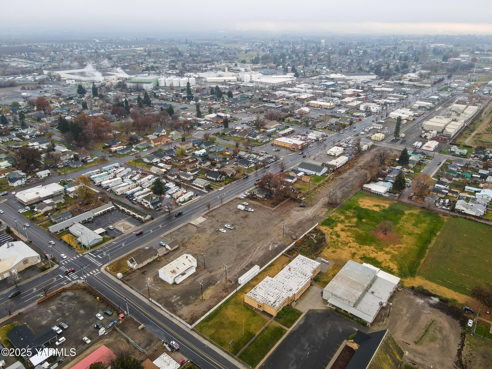 Property Image for 501 & 525 E Wine Country Rd