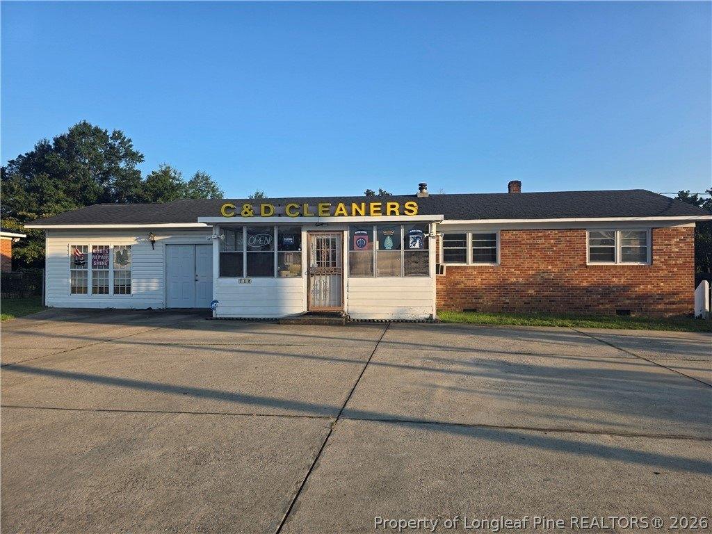Property Image for 712 E Country Club Drive E
