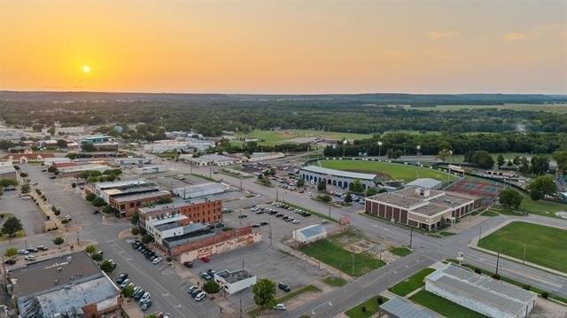 Property Image for 100 SE Dewey Avenue